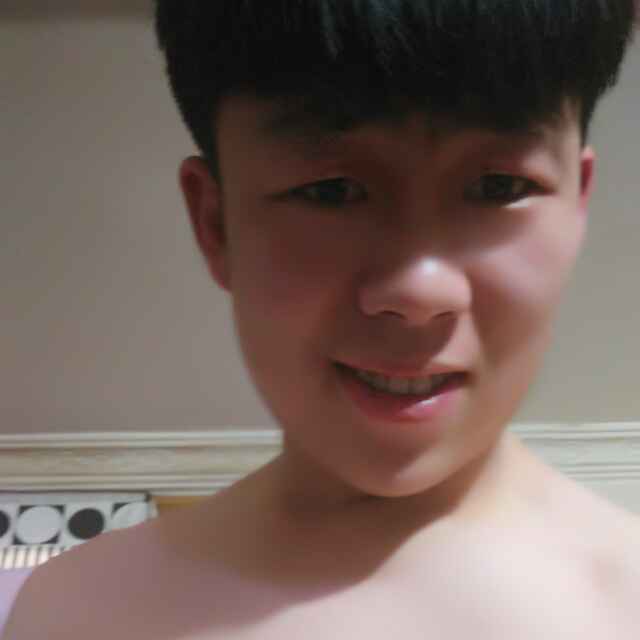 夲