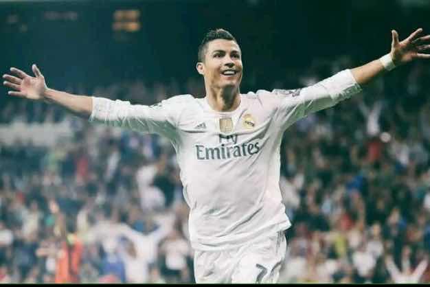 CR7一一那抹白