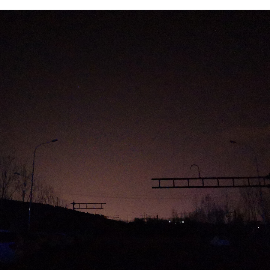 无波真古井，有节是秋筠