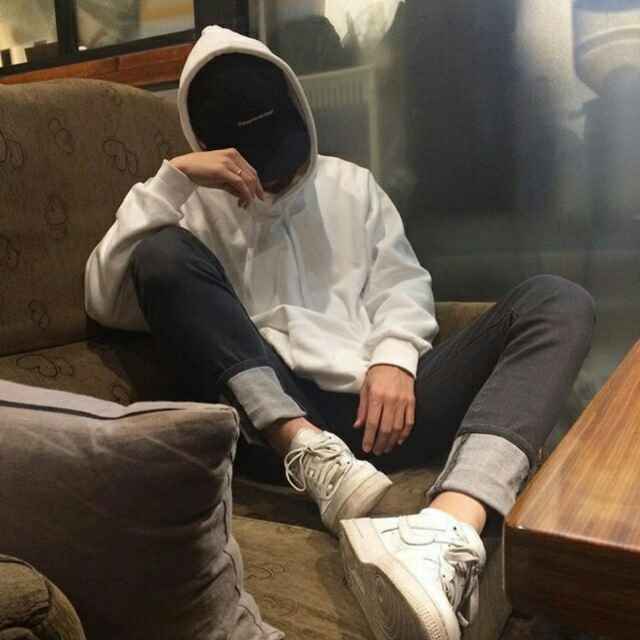 䛒