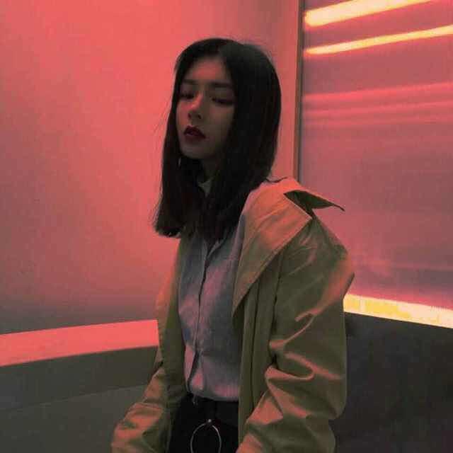 哦