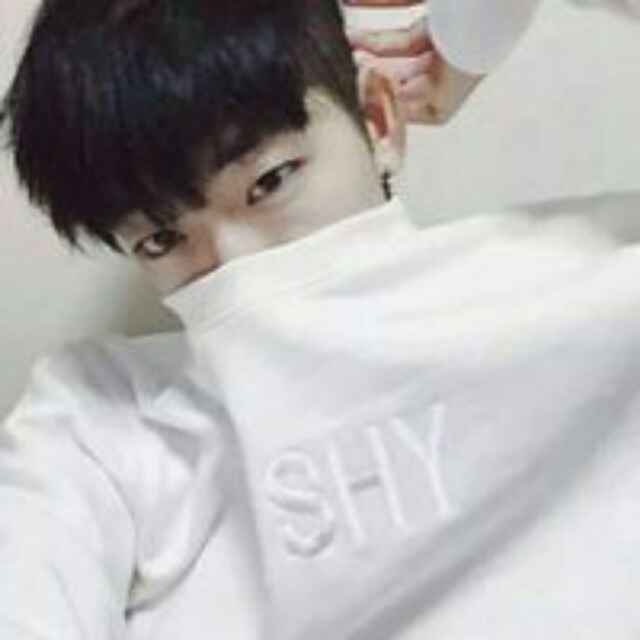 傻傻dē。發呆