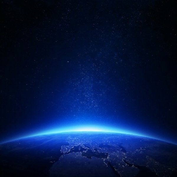 深遂夜空