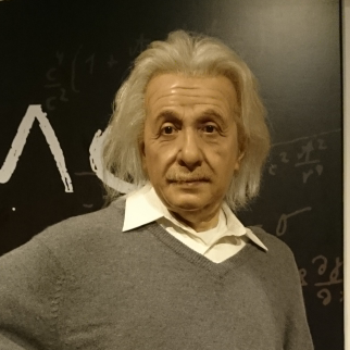 求大佬们推荐一个好玩的手机网游野外能打的画