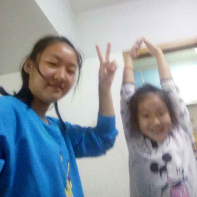 何小姐