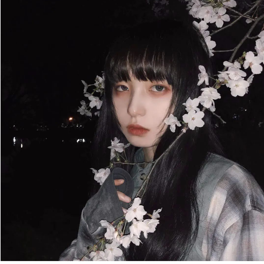 ≯
