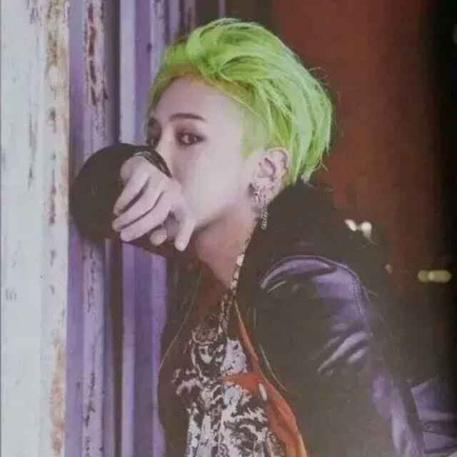 在悲伤明显前举杯离散