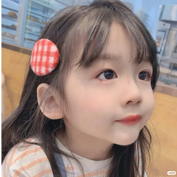 筱筱爱闹不爱笑