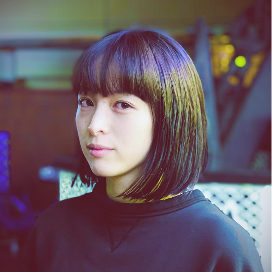 zella de 藐姑射