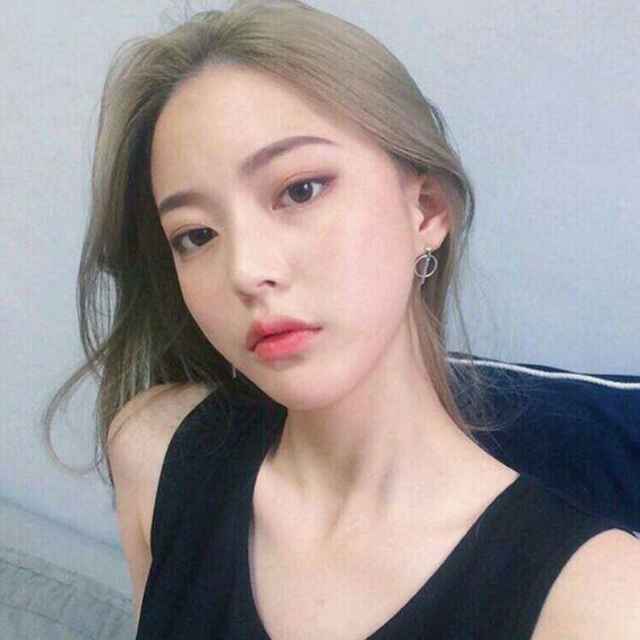 李 四 岁