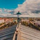 策马放歌踏清秋