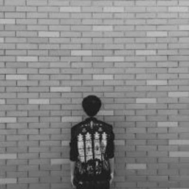 三年*