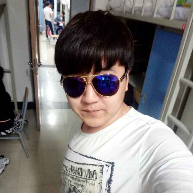 李卓