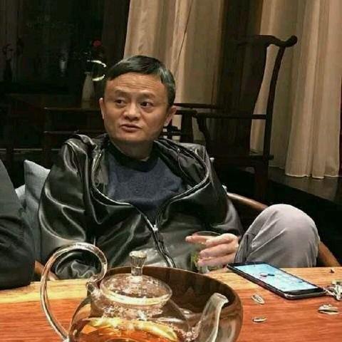 纯情怕丑男