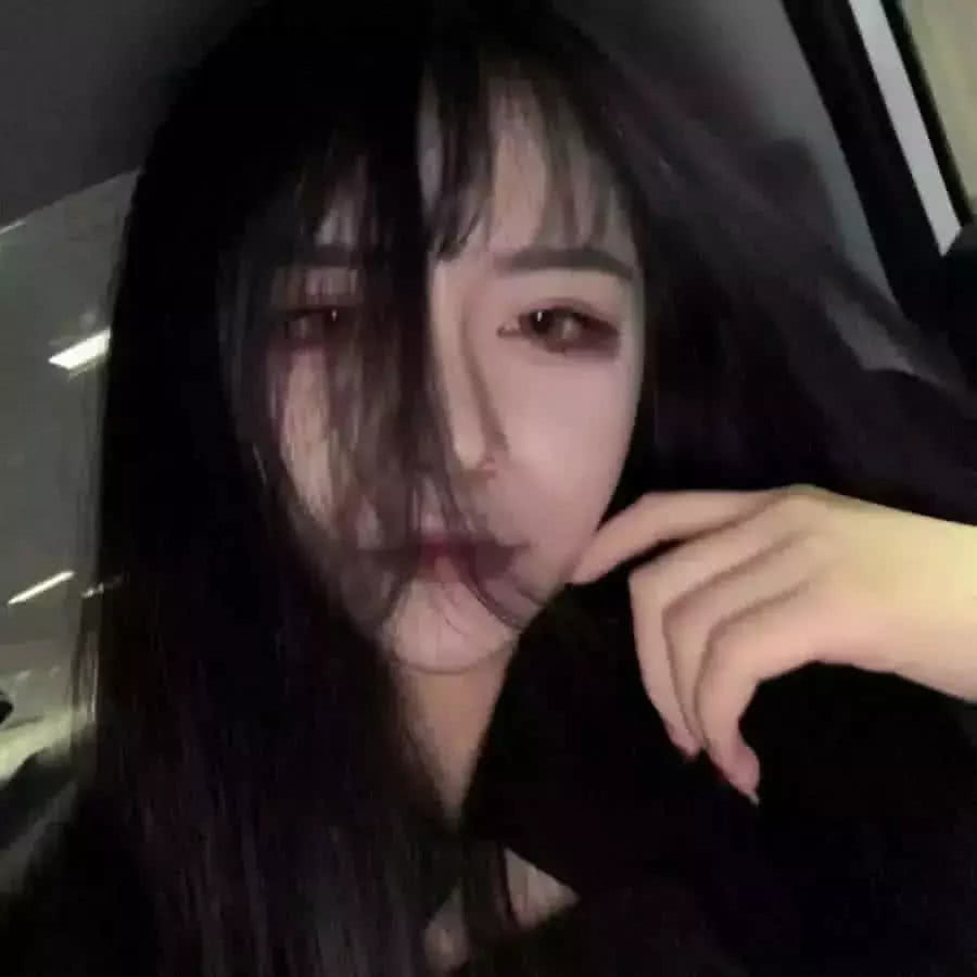 蓝芷白溪