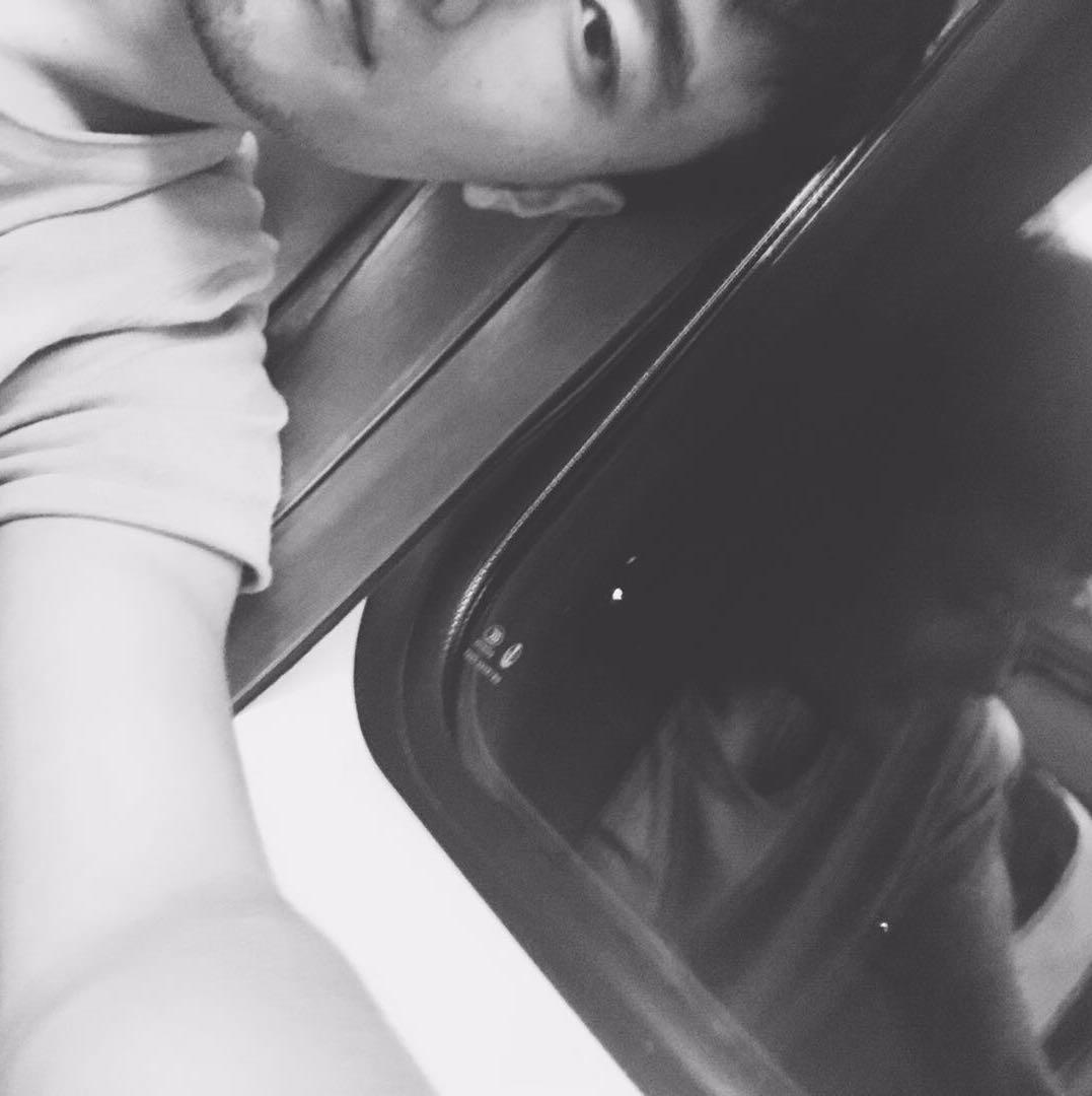 自以为心若顽石 却终究人非草木