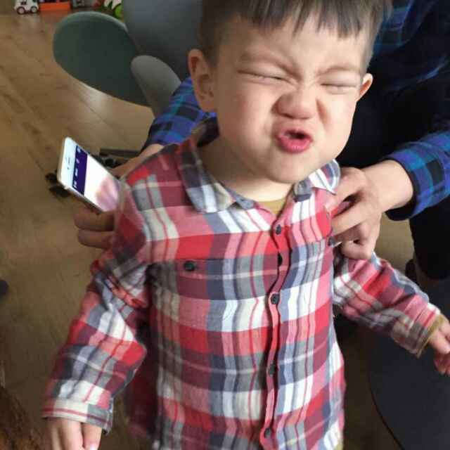 嗯哼