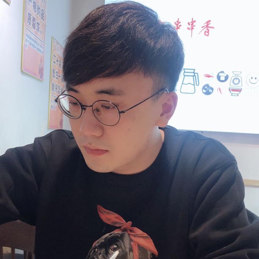 我走路带风。