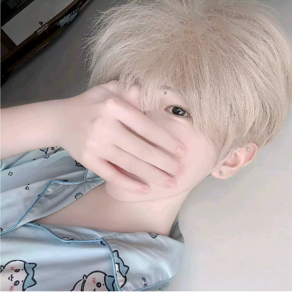 小鱼.^