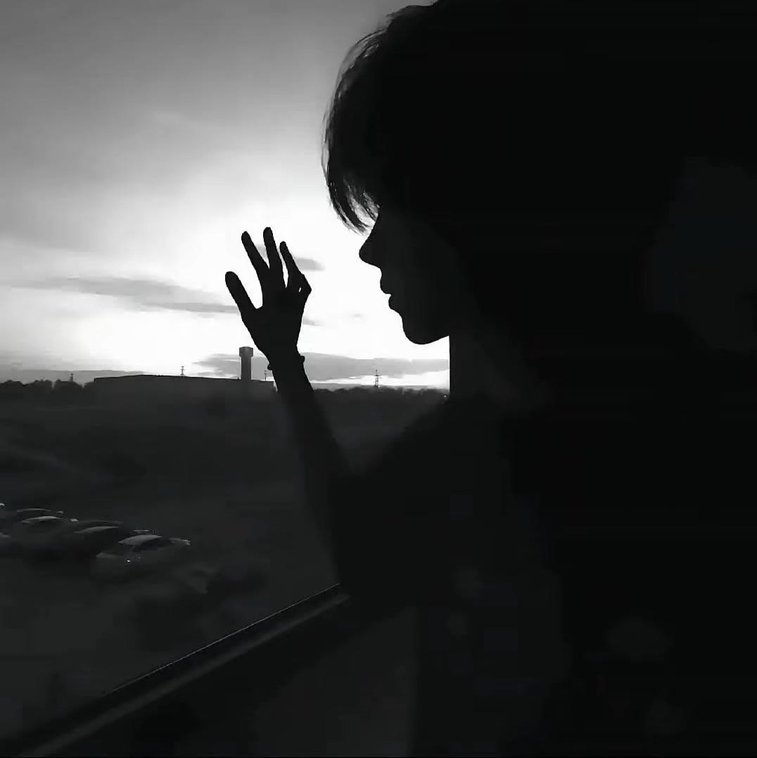 莫