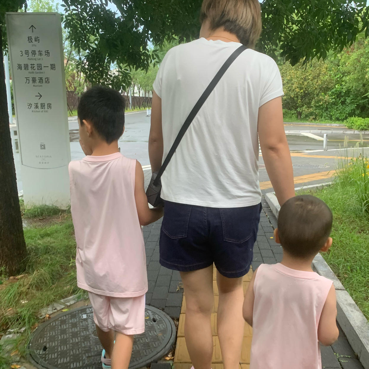 四脚吞金兽