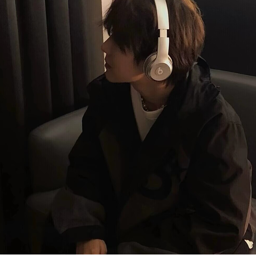 月意.