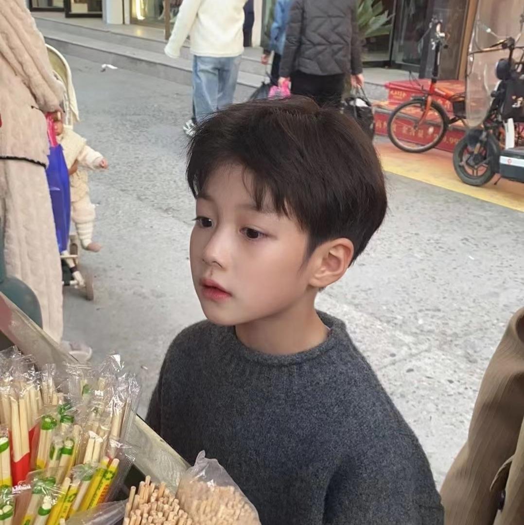 我懒得跟你一样。จุ๊บ
