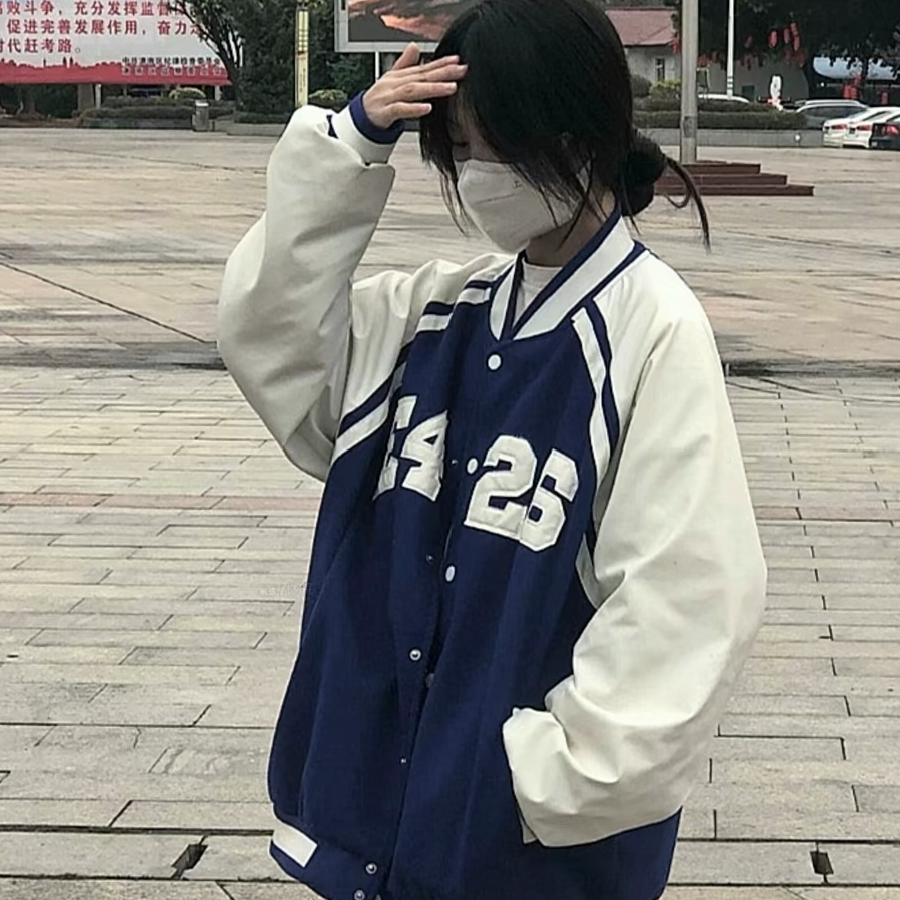 水蜜桃中的少女