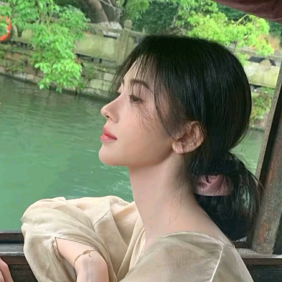 鞠婧祎