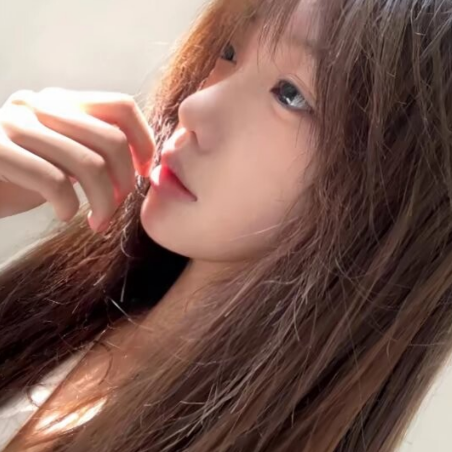 七七