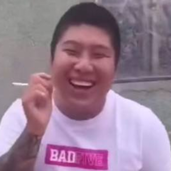 两个虎牙尖尖