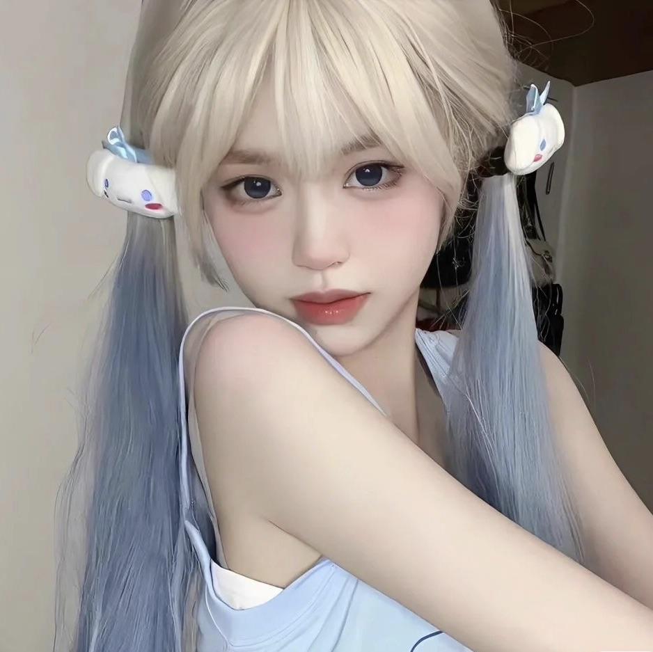 贪玩的美少女