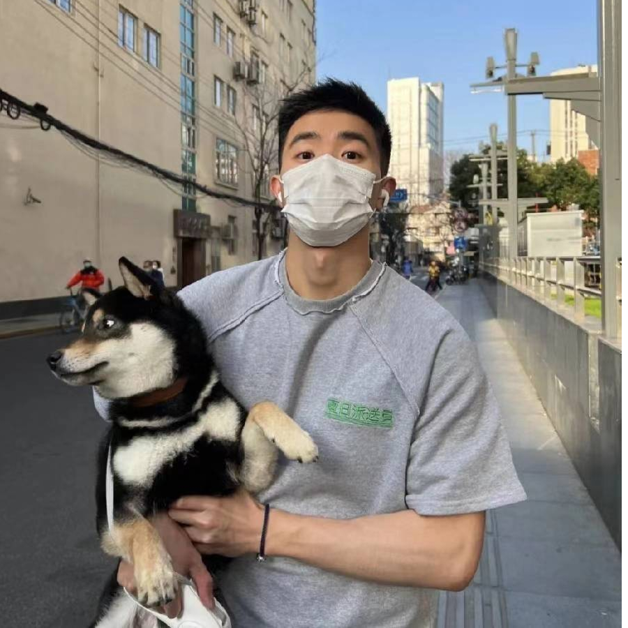 莫凌