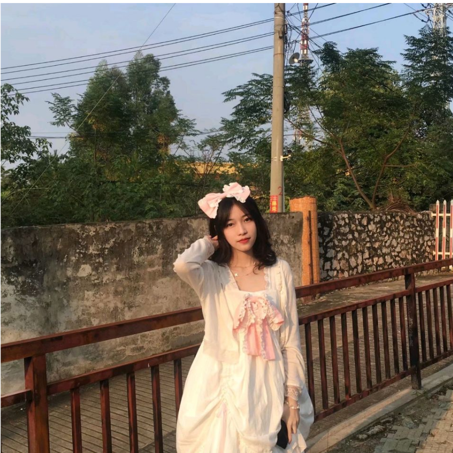 向六月借的光
