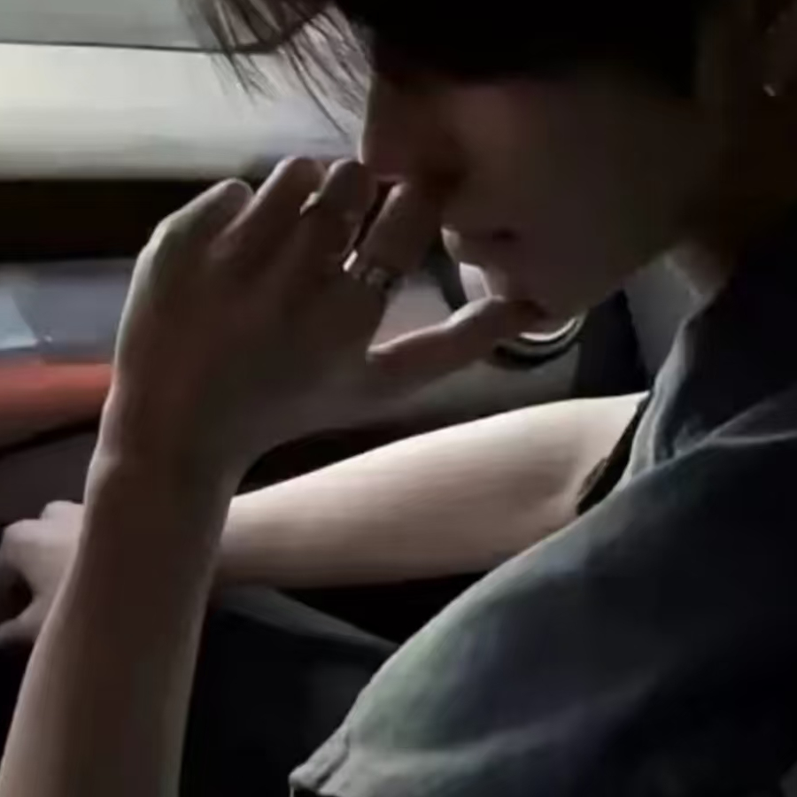 颜