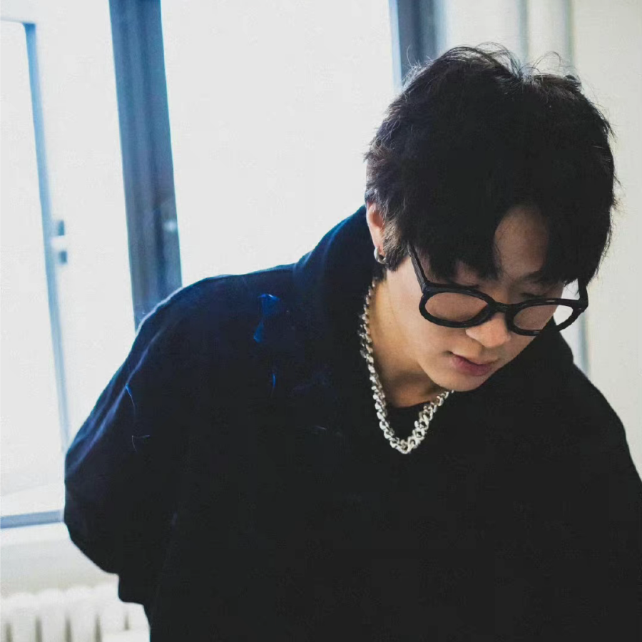 Lyi_Chen