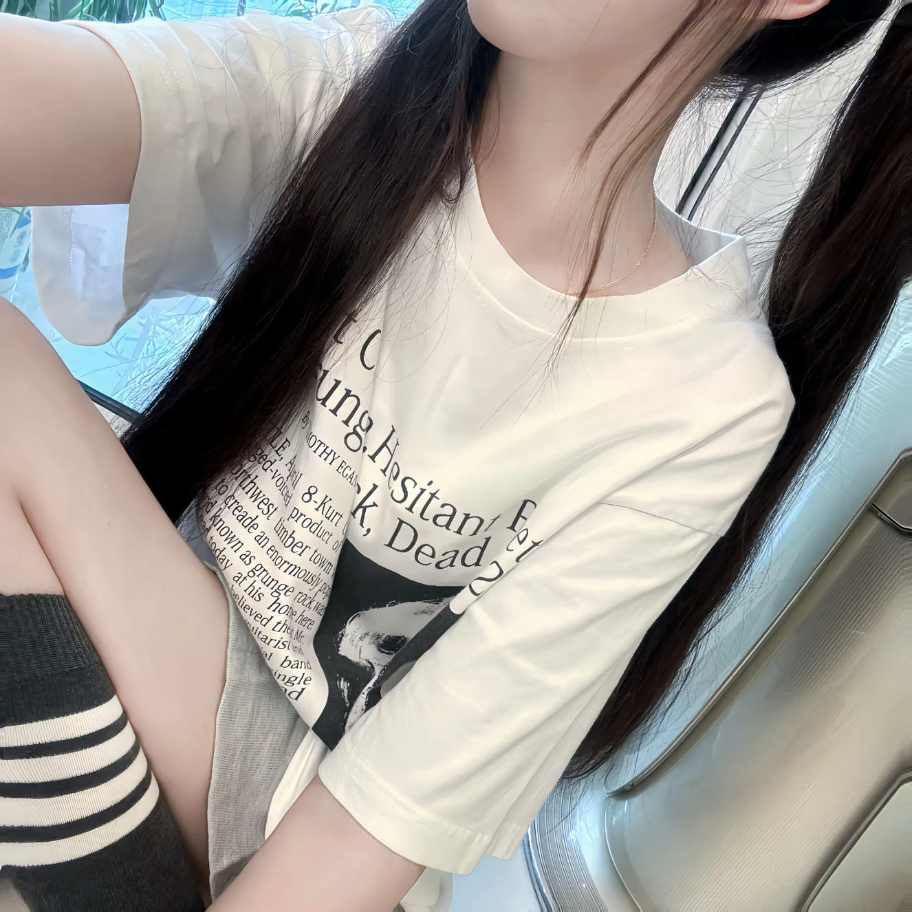 吻她脖子上的痣
