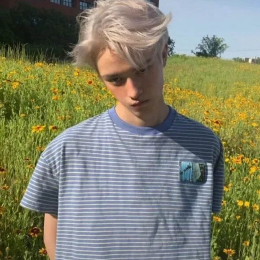 《😆》