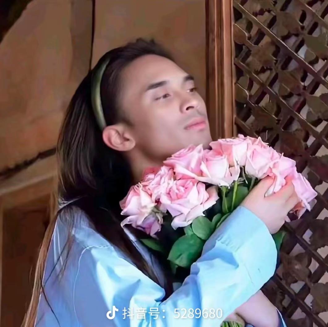离离原上草