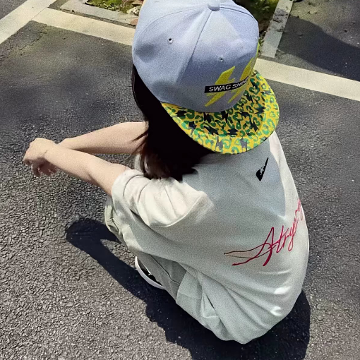 初見^