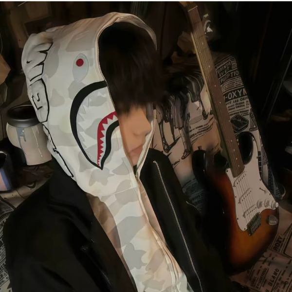 茨