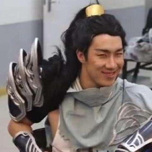 男青年