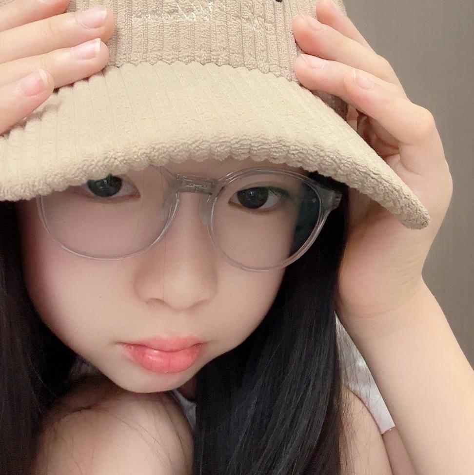 苒苒不睡💤