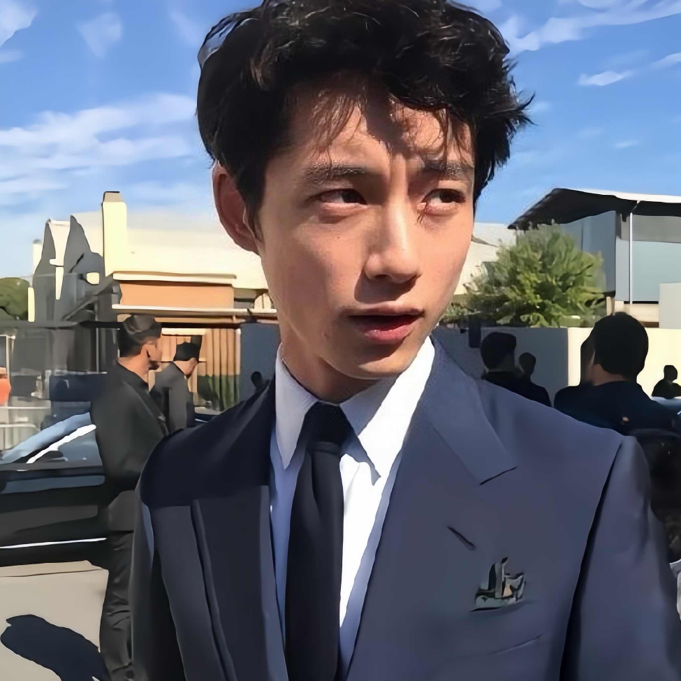 𝓤𝓷𝓻𝓮𝓺𝓾𝓲𝓽𝓮𝓭𝓵𝓸𝓿𝓮