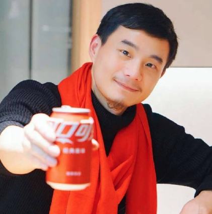 围巾哥萧尘
