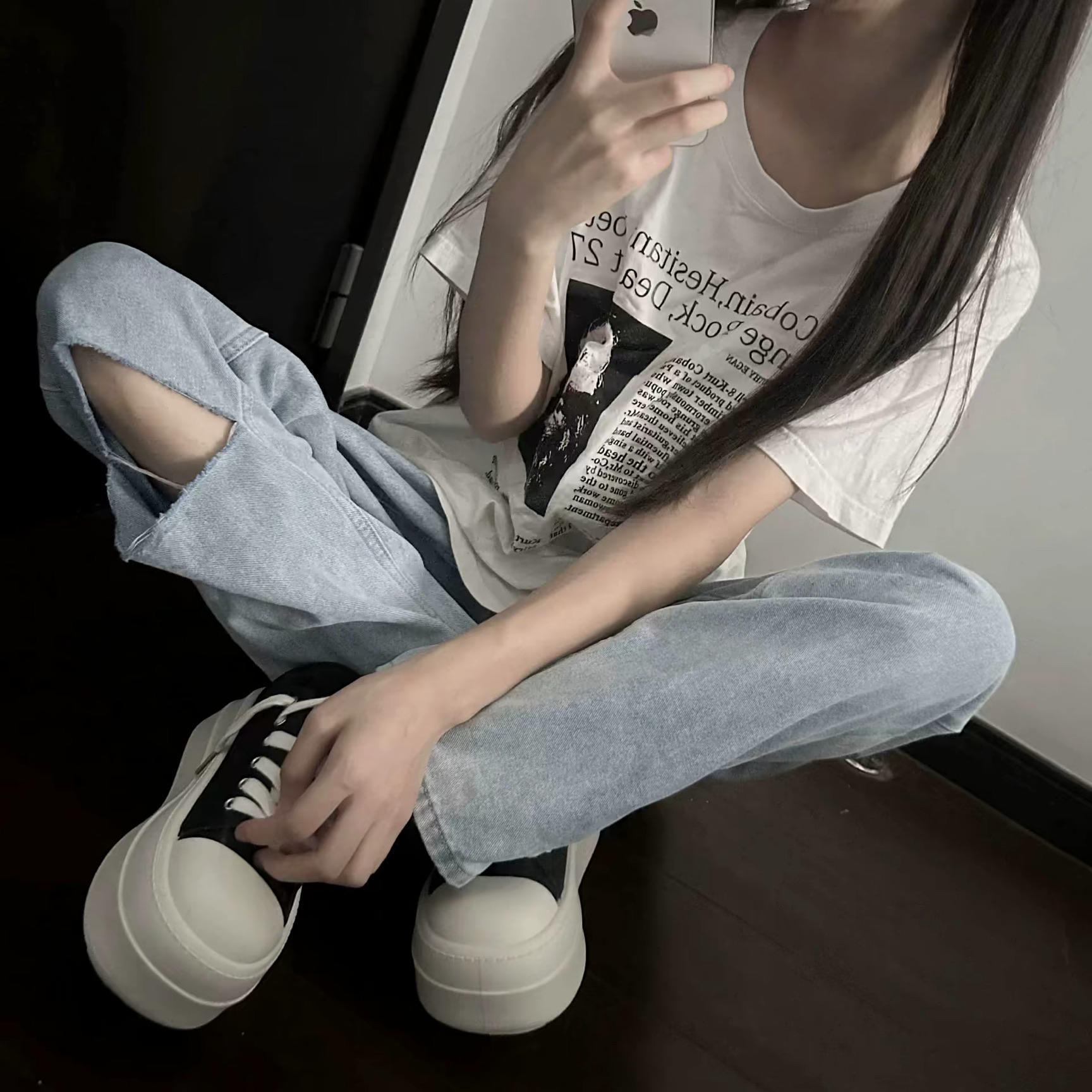 吻她脖子上的痣