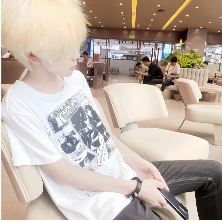 ꒦ິ^꒦ິ