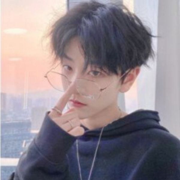 我在等她