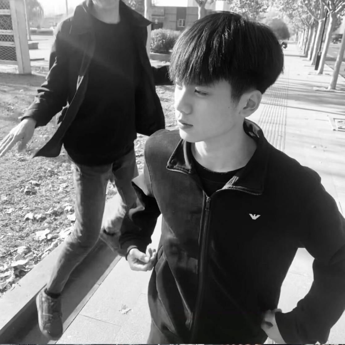 上巴