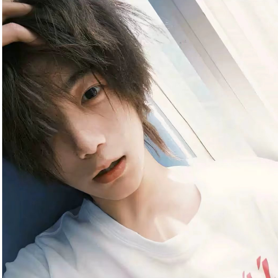邱桅